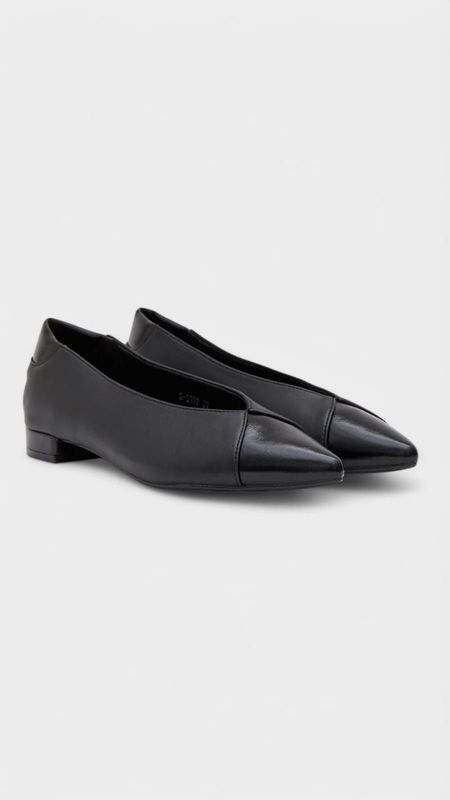 Zapato bicolor pico negro