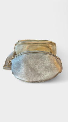 Bolso riñonera metalizada