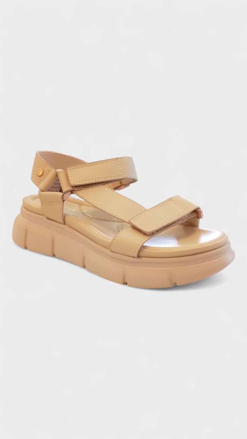 Sandalia deportiva confort beige