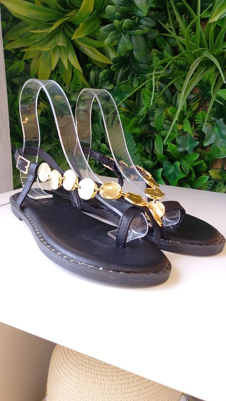 Sandalia cairo monedas negro