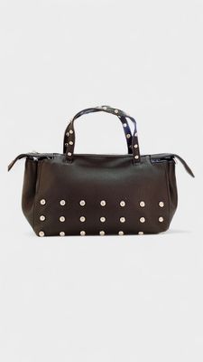 Bolso corto asa tachuela