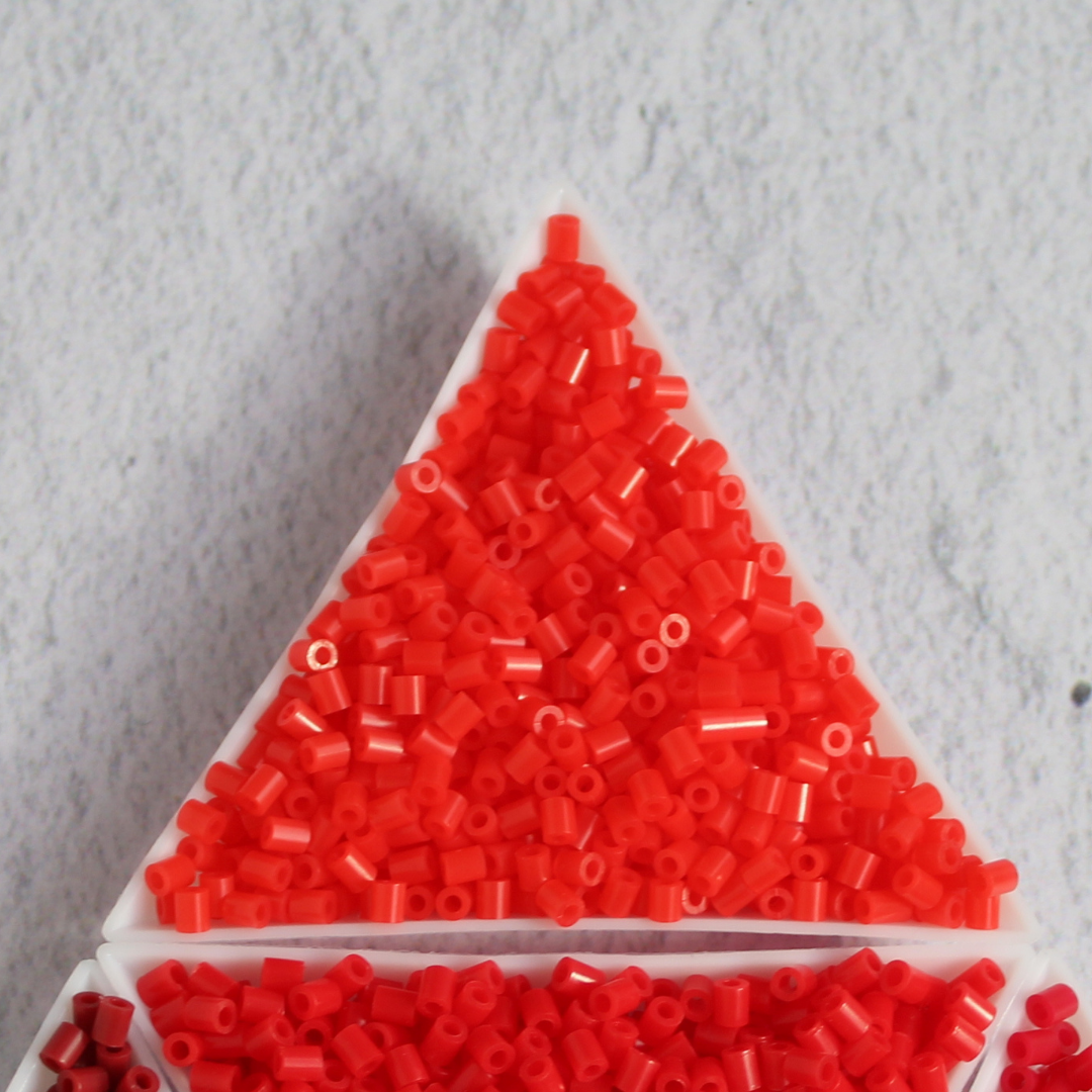 Mini Beads Rojos, Color: A05, Cantidad: 1000