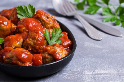 Meat Balls in a Tomato & Basil Sauce with Pasta - (Serves 4 -5 portions)