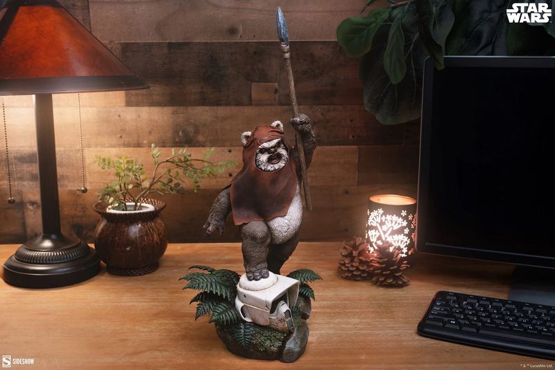 Star Wars Sideshow Collectibles Wicket Premium Format Statue 46cm