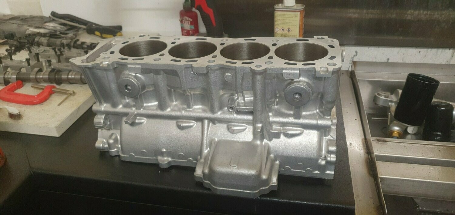Vapour blasting, Standard items: Engine block single cylinder