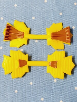 Diaper fastener - Yellow leaf