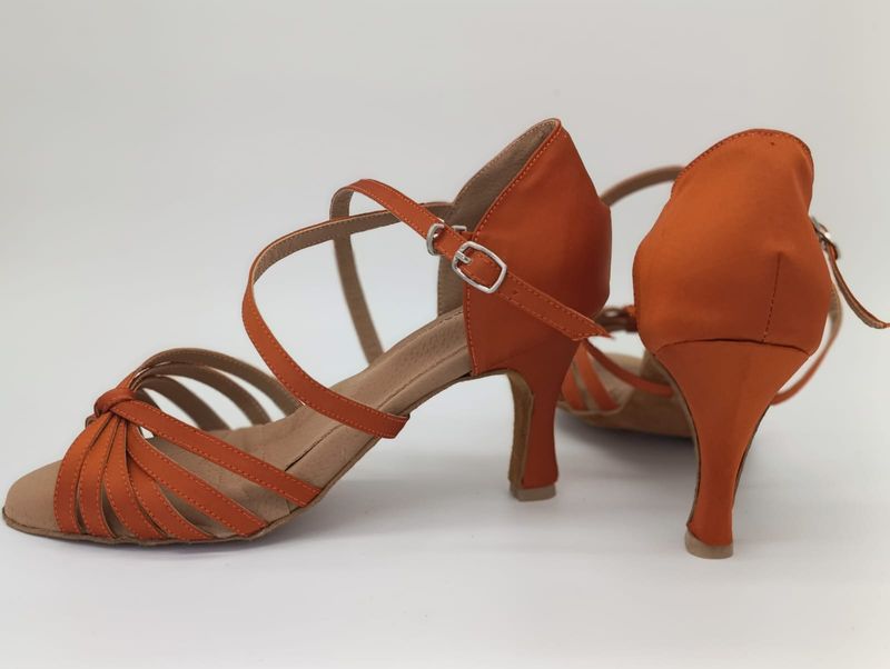 Art. 020 Bronce con ganchito Art. 020 Bronce con ganchito