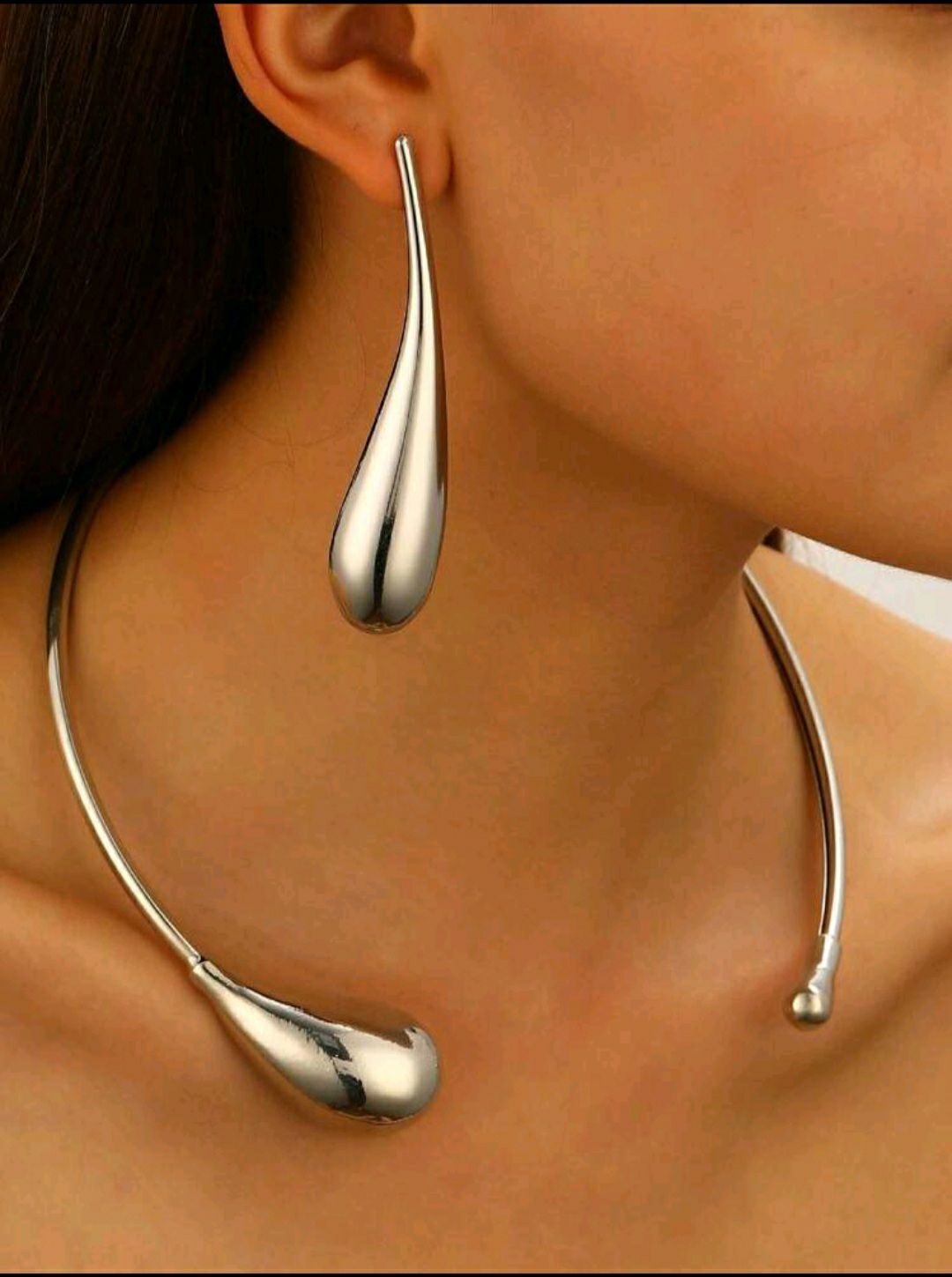 Conjunto de 3 peças de Bijuterias em Estilo Punk Design em Formato de Lágrima Brinco e Colar Choker Aberto
