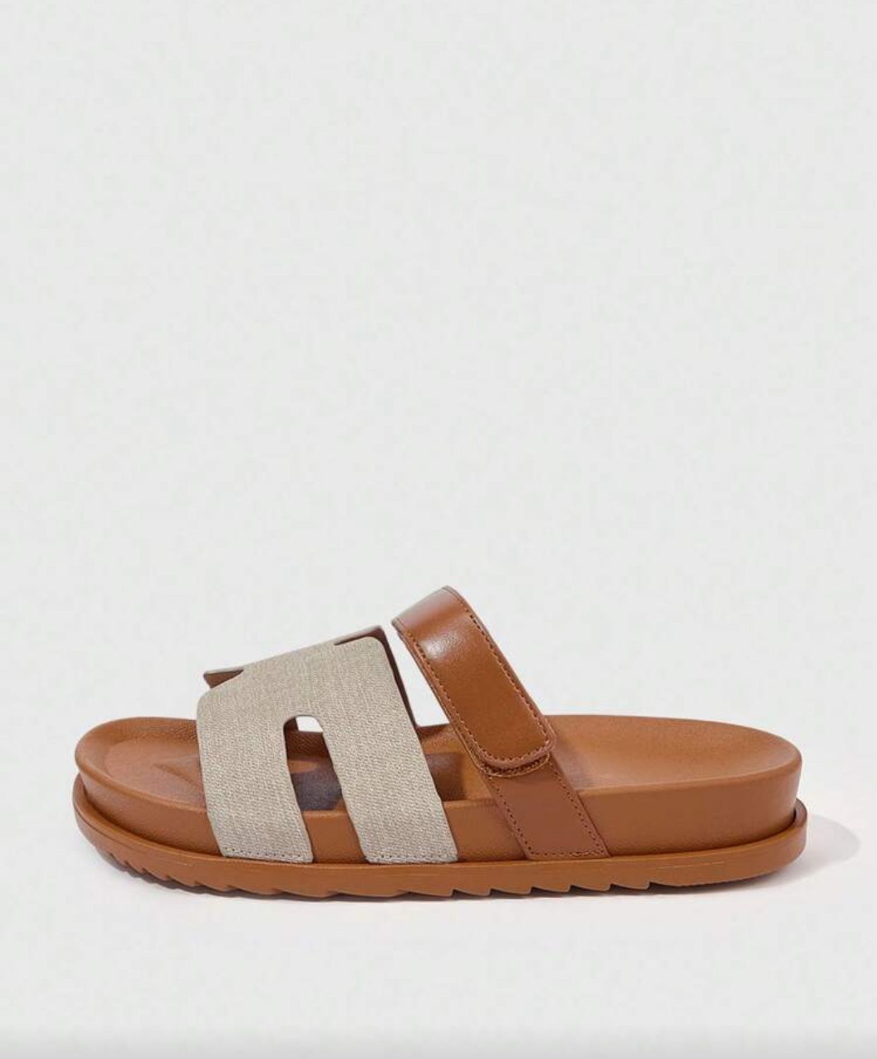 Flat sandals