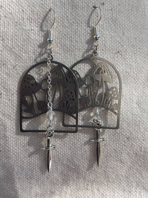 Mushroom Daggers With Clear Quartz