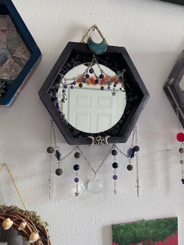 Hecate Magic Mirror