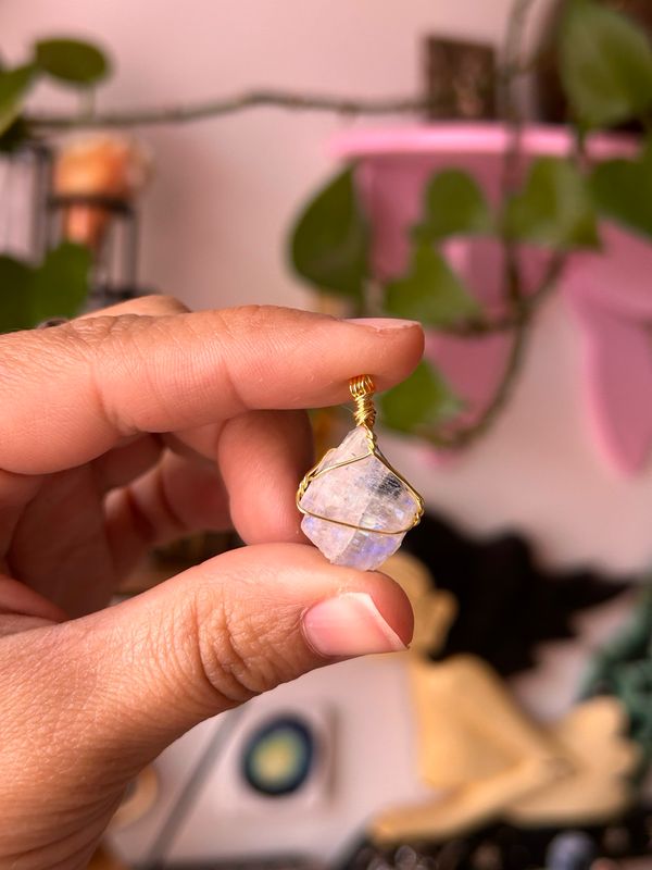 Moonstone in Copper Wire