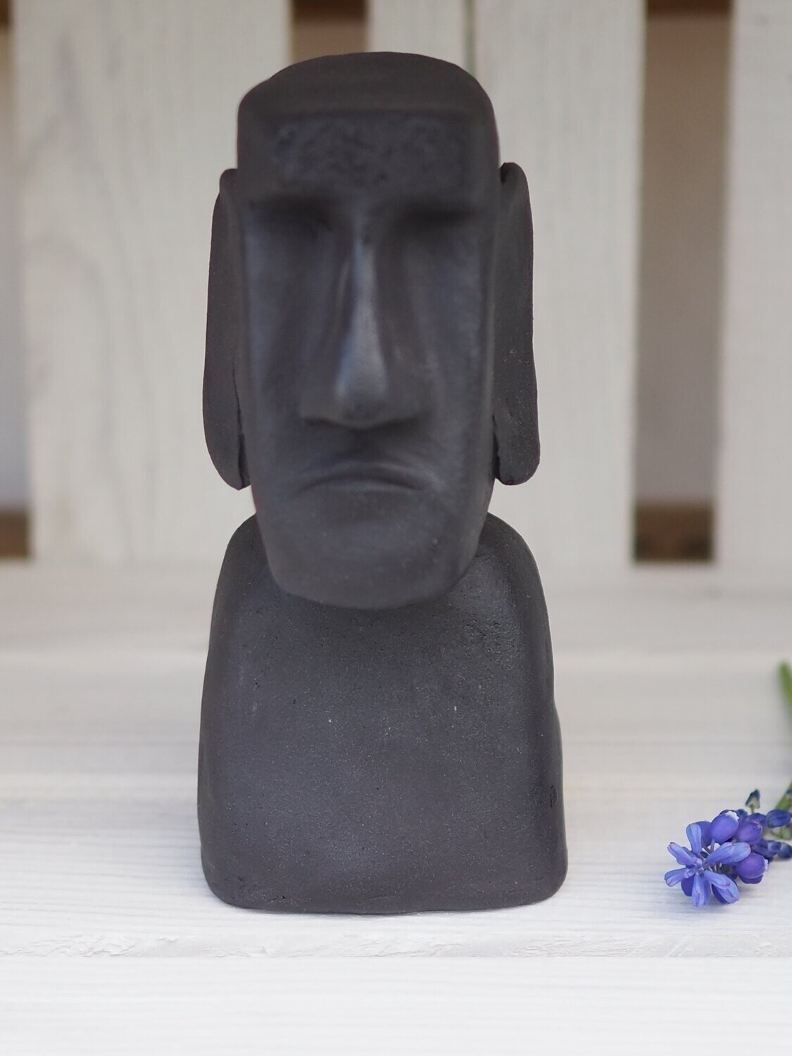 Handmodellierte Figur Wächter