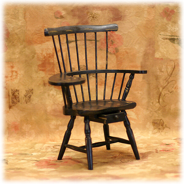 DA003 Student Chair