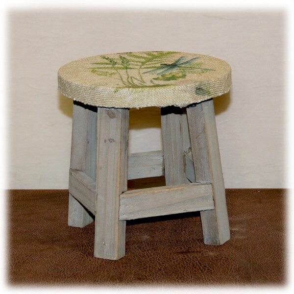 DA010 Dragonfly Stool