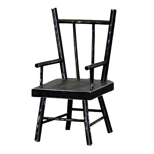 DA047 Vintage Doll Chair