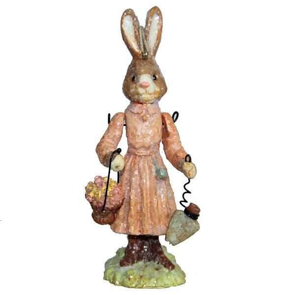EM42 Female Figurine