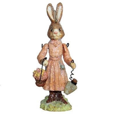 EM42 Female Figurine