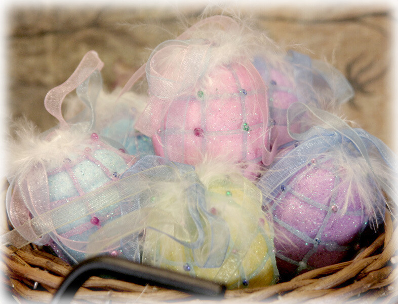   EO32S FeatheredEggs4