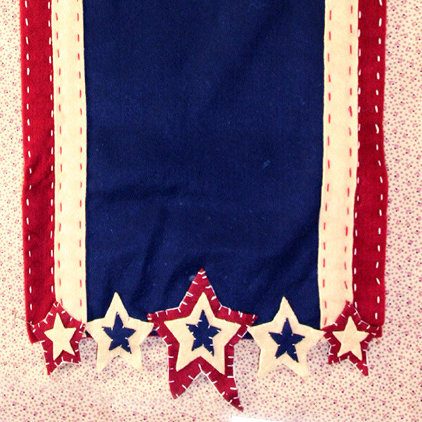 IQ101 Star Table Runner