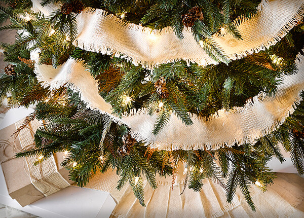 XG051 Cream Burlap Garland