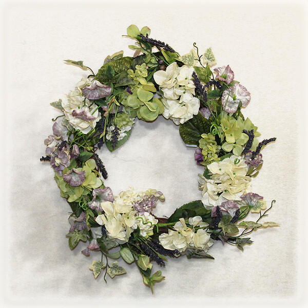 1B887 Ivory Lavender Wreath