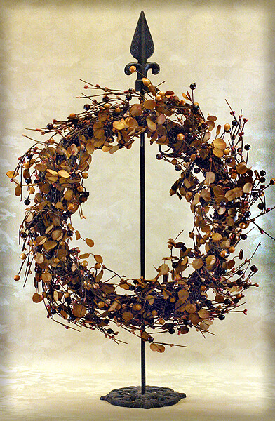 1BF060 Woodberry Wreath