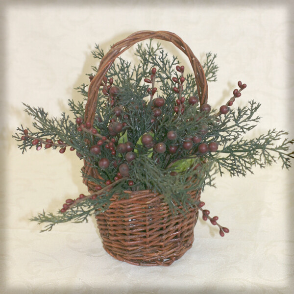 1BW034 Winterberry Basket