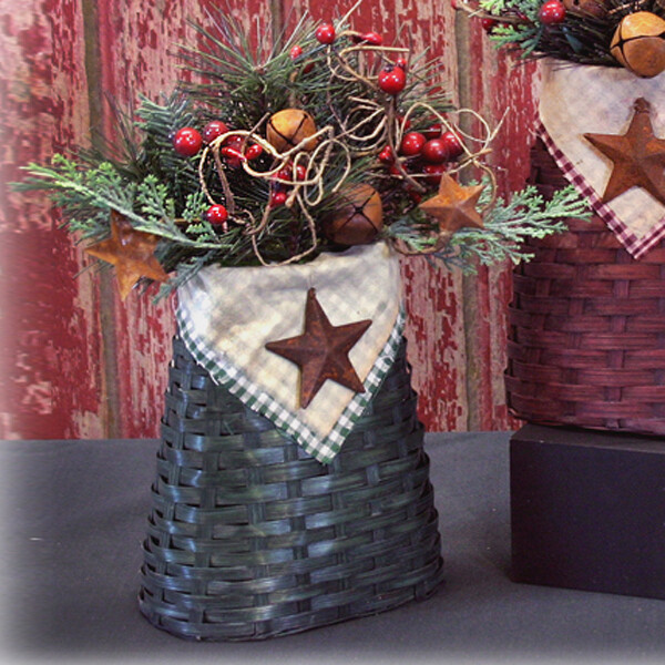 1BW233 Winter Berry Star Basket