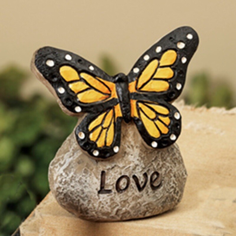 GC114 Butterfly on Stone