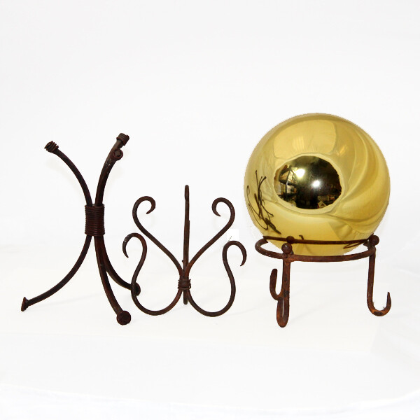 DO539M Gazing Ball Stand Md