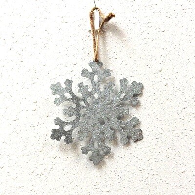 XO548 Metal Snowflake Ornament