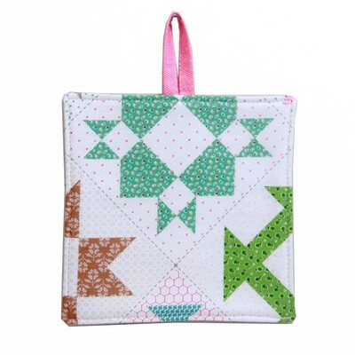 KL835H Grandma Stitches Hot Pad