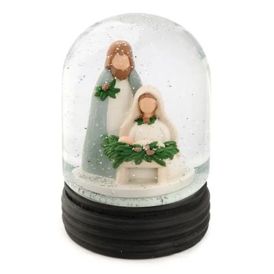XM305 Holy Family Snow Globe