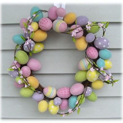 1B263 Shimmery Egg Wreath