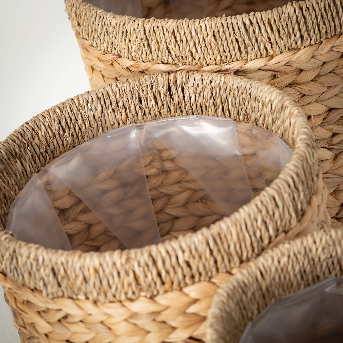 BC195 Weaved Baskets