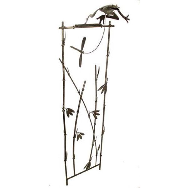DO517 Rock Frog Trellis