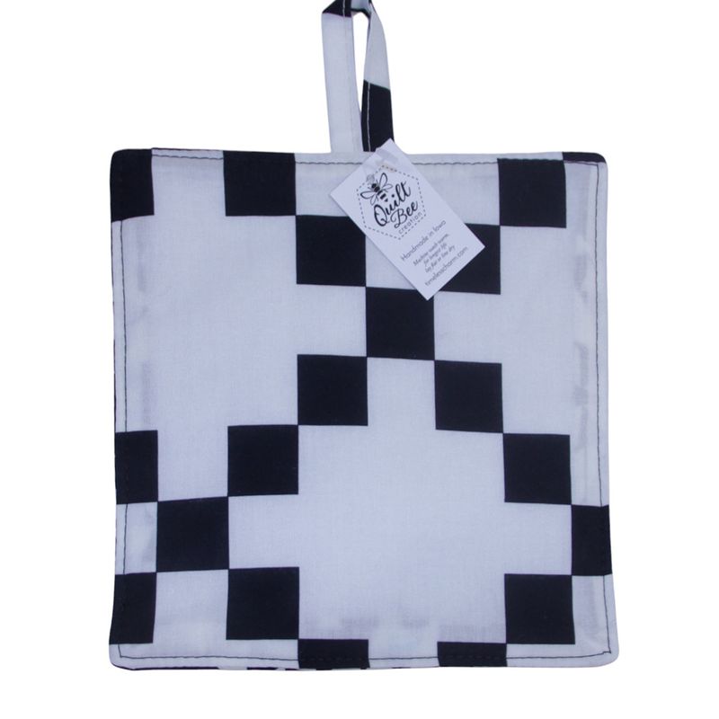 KL889H    Black & White Quilt Hot Pad