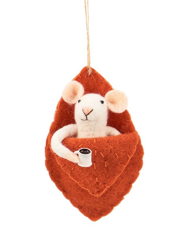 TR058 Mouse in Fall Leaf