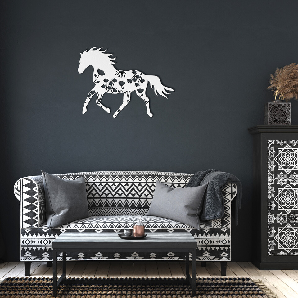 D&#39;Bern Designe Metal Horse  with flowers / in 5 colors