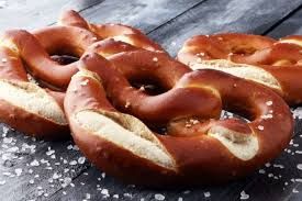 German Large Pretzel 2.9 oz (77g)