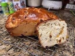 Polish Traditional Plain Babka with Raisins 19 oz (550g) Polish Traditional Plain Babka with Raisins 19 oz (550g)