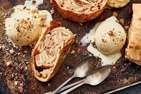 Bavarian Apple Strudel 5.6 oz (158g)