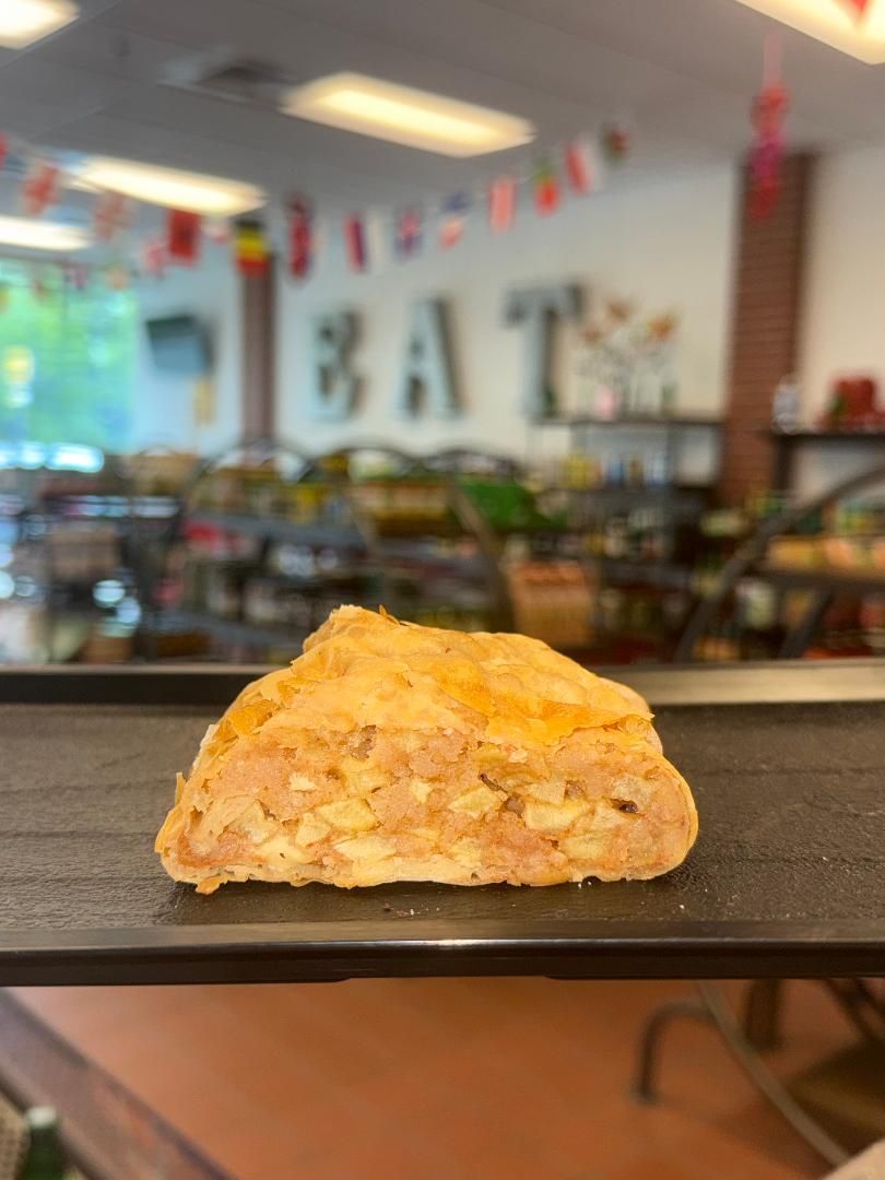Viennese Apple Strudel 5.6 oz (158g)