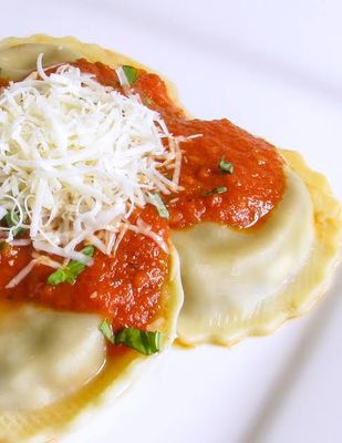Jumbo Round Portobello Mushroom Ravioli Package 12-Count 13 oz (368g)