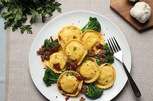 Jumbo Round Broccoli, Rabe &amp; Sausage Ravioli Package 12-Count 13 oz (368g)