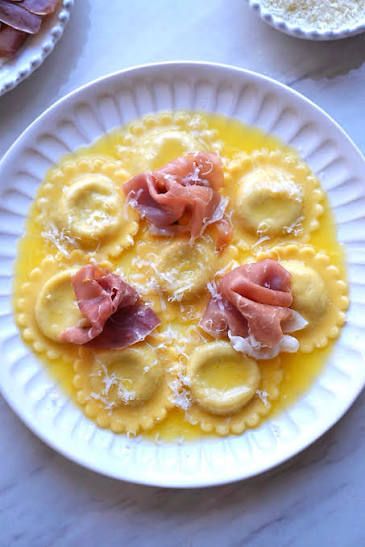 Jumbo Round Provolone &amp; Prosciutto Ravioli Package 12-Count 13 oz (368g)