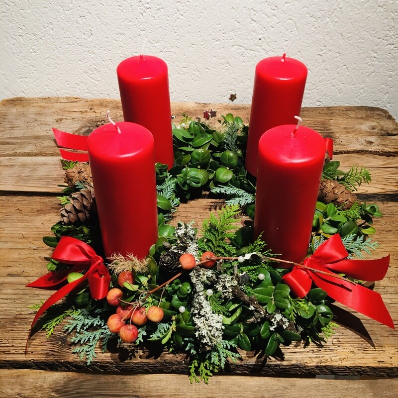 klassischer Adventskranz klassischer Adventskranz