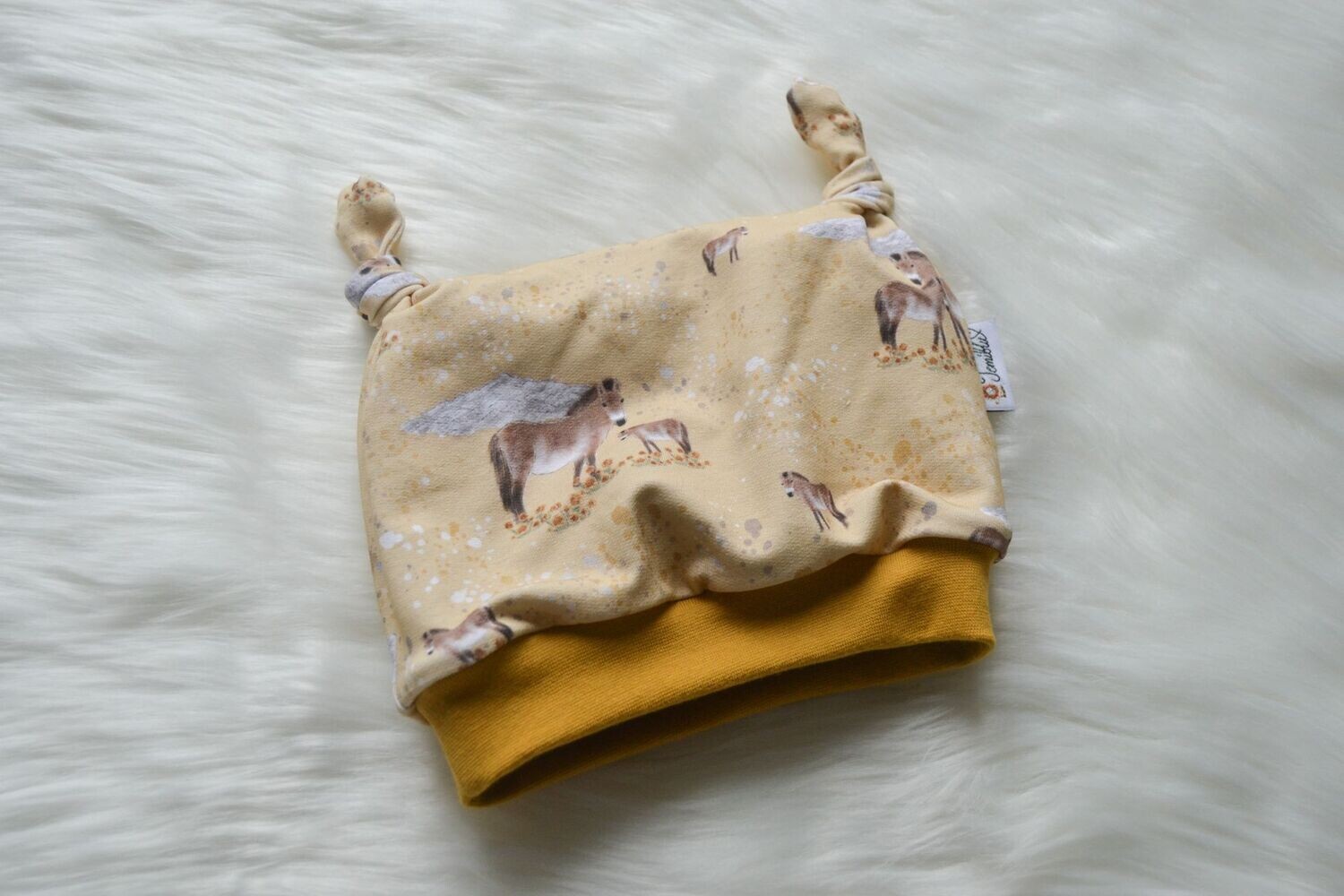 Knotenbeanie Pauli Przewalski Pferd
