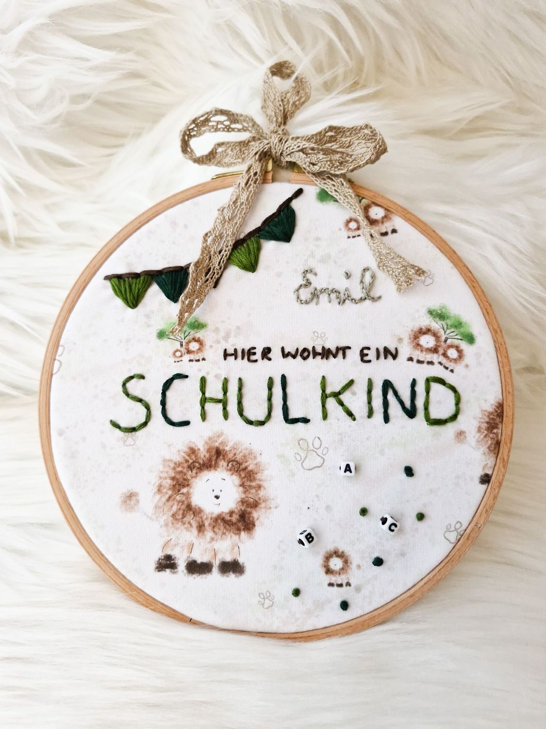 Stickrahmen - Hier wohnt ein Schulkind
